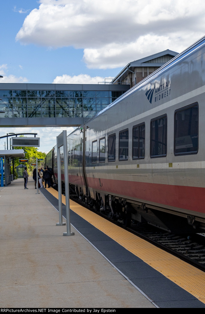 Wolverine #350 works the Dearborn Stop 